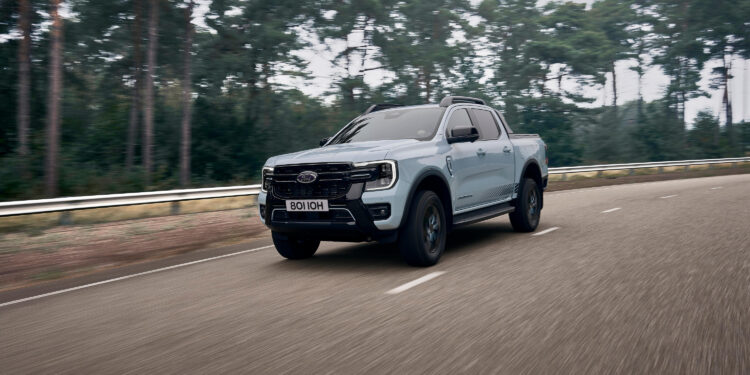 Ford Ranger PHEV/ Με υβριδική λειτουργία για μεγάλη οικονομία