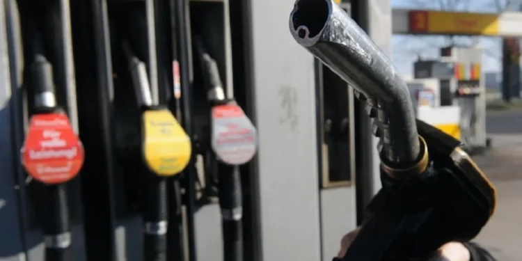 Λουκέτο σε βενζινάδικα: Εβαζαν …αέρα!