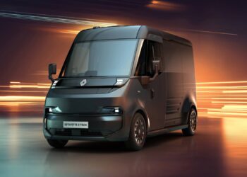 Στην πρίζα το μέλλον των επαγγελματικών Renault