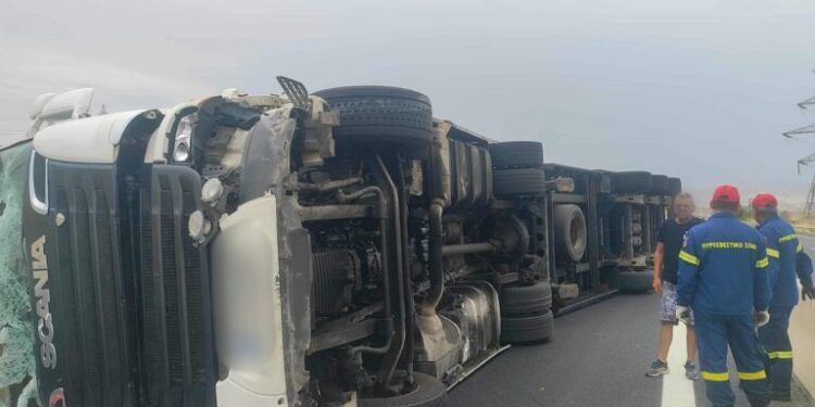 Ανατροπή νταλίκας στην Εγνατία – Κυκλοφοριακές ρυθμίσεις