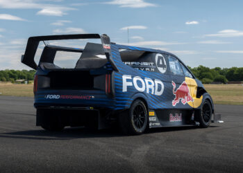 To Ford Transit γράφει (ξανά) ιστορία στο Nürburgring