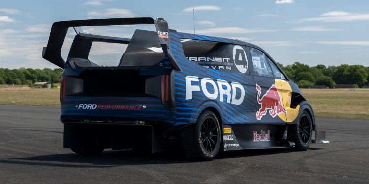 To Ford Transit γράφει (ξανά) ιστορία στο Nürburgring
