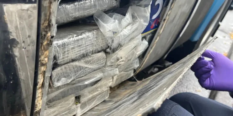 Εξαρθρώθηκε εγκληματική οργάνωση διεθνικού χαρακτήρα, τα μέλη της οποίας δραστηριοποιούνταν στη μεταφορά σημαντικών ποσοτήτων ναρκωτικών ουσιών, κυρίως κοκαΐνης, σε χώρες της Ευρώπης