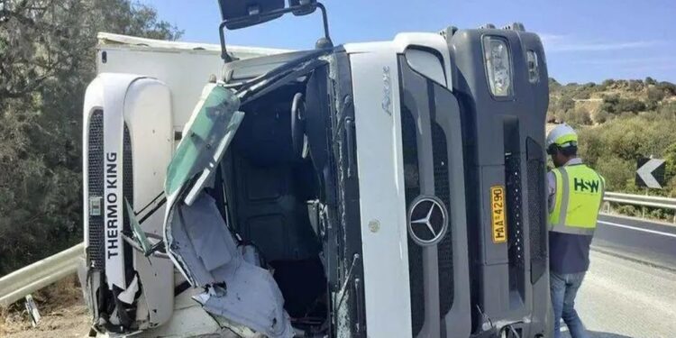 Κρήτη: Νεκρός 17χρονος που οδηγούσε φορτηγό χωρίς δίπλωμα