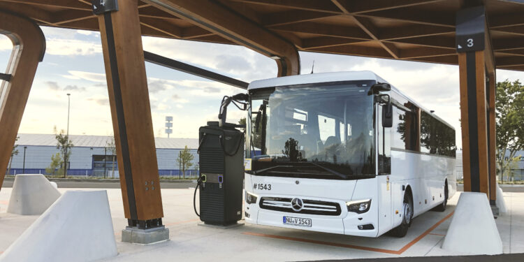 Από το 2026, η Daimler Buses θα εγκαταστήσει δημόσιους σταθμούς φόρτισης σε τουριστικά μέρη