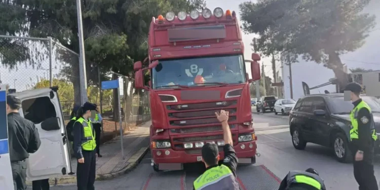 Ελεγχοι σε φορτηγά: Ελέγχθηκαν 197 και βεβαιώθηκαν 614 παραβάσεις 