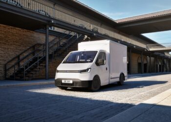 Η Ford Pro παρουσιάζει το νέο ηλεκτρικό βαν Transit City