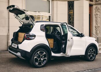 Η Citroen καταγράφει αύξηση 122,9% στις ταξινομήσεις ελαφρών επαγγελματικών