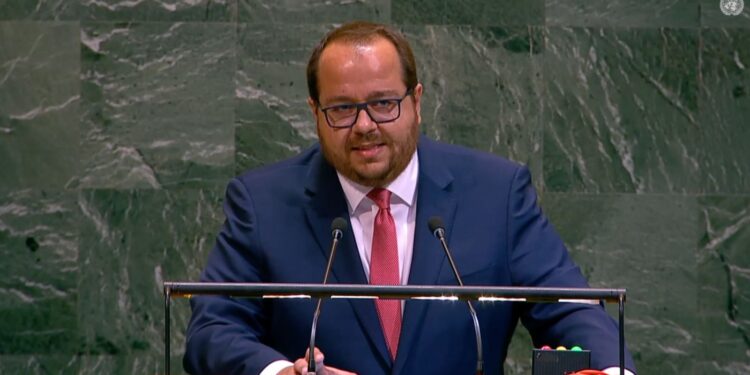 Η Ελλάδα στον ΟΗΕ για την οδική ασφάλεια: Μείωση 22% στους θανάτους από τροχαία το 2025